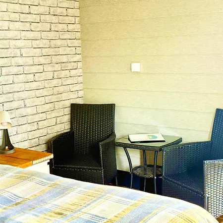 Paulton - Sleeps 2 - Petfriendly - Hottub - Garden * Bristol
