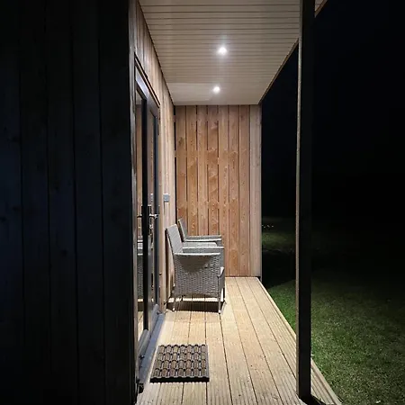 Paulton - Sleeps 2 - Petfriendly - Hottub - Garden *